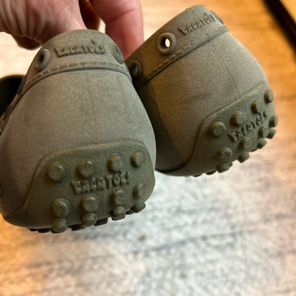 NWOT Cacatoes Men’s Waterproof Rubber Loafers